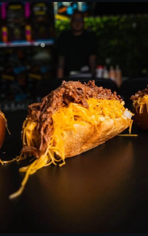 Hot Dog con Carne Mechada